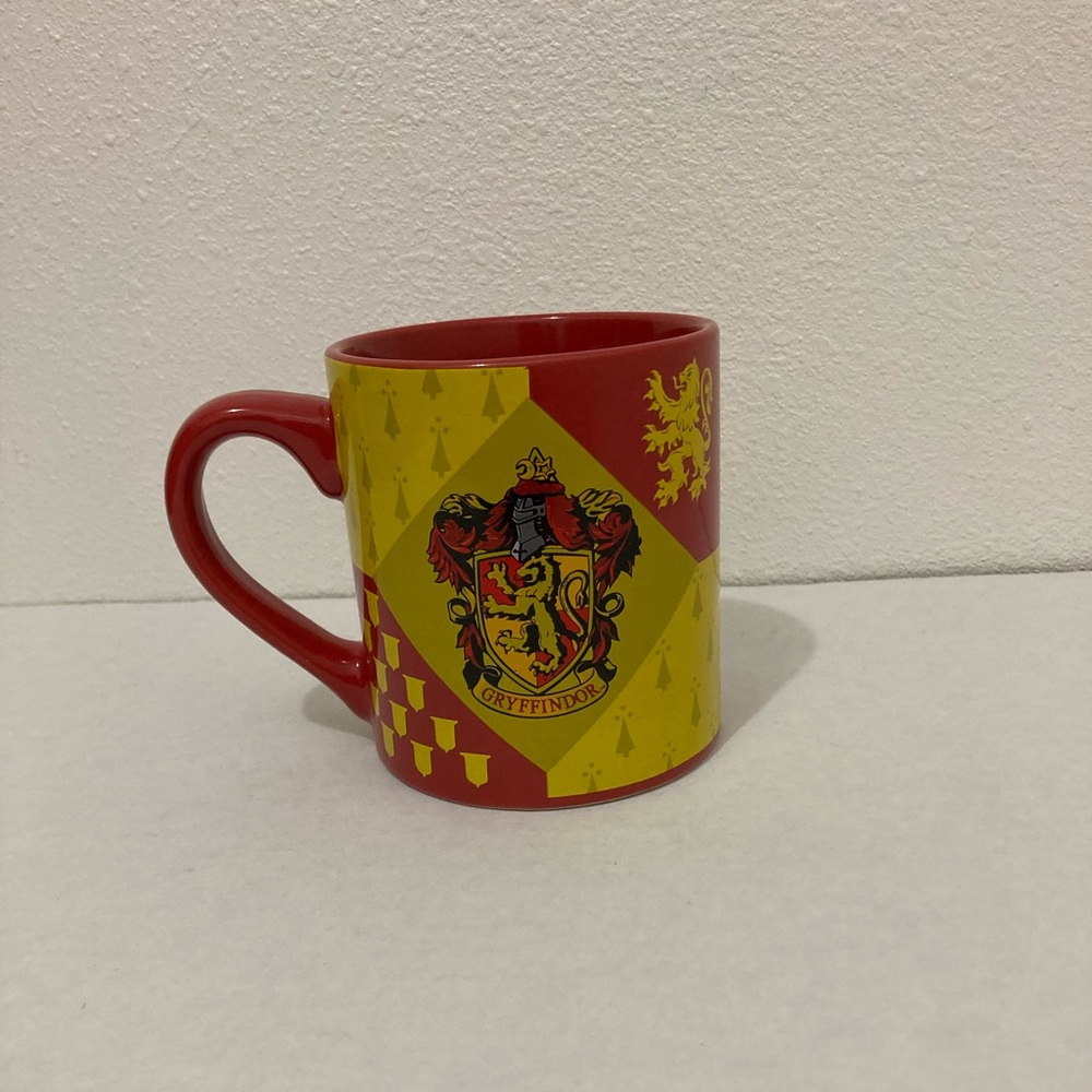 Harry Potter Gryffindor Mug House Crest coffee cup 14 ounces cup